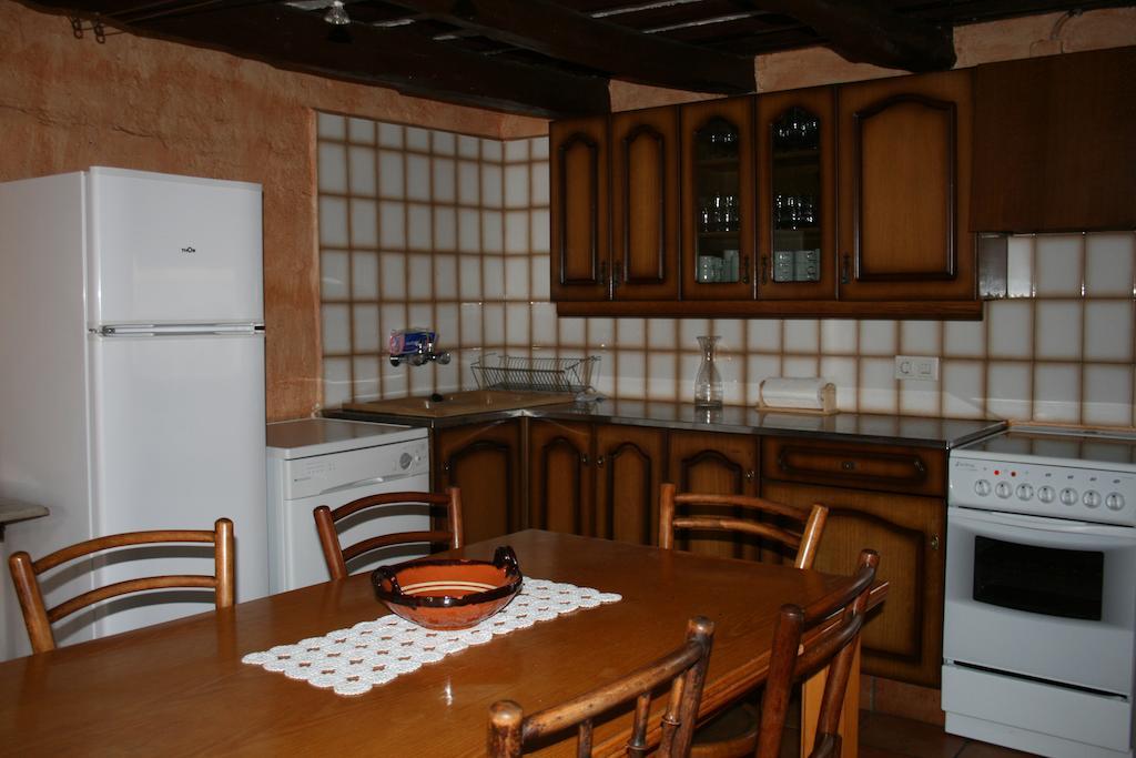 Cal Cisteller Villa Gironella Oda fotoğraf